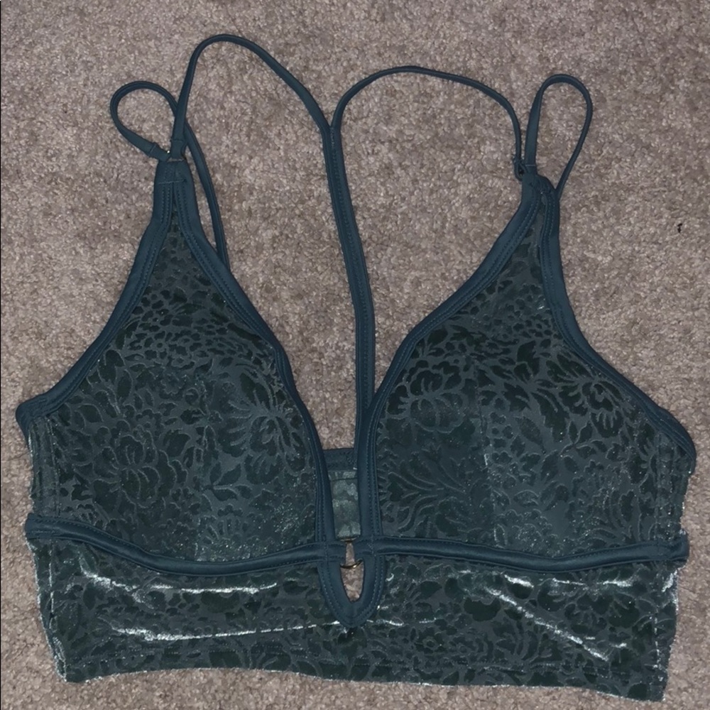 Teal Velvet Bralette! 💚💙